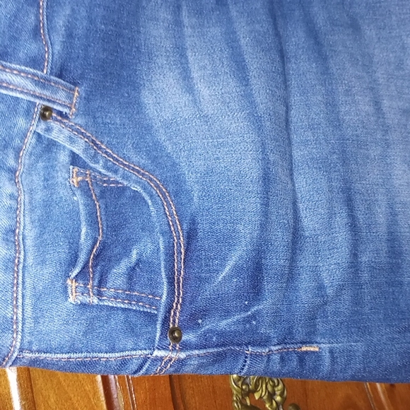 Shell Back Shorts - Picture 7 of 11